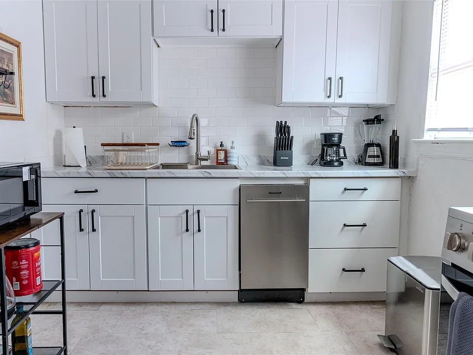 2016 Dunlavy St #3