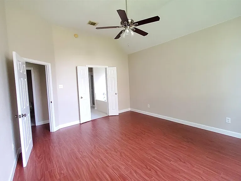 2707 Sun Beam Ct — Photo 11