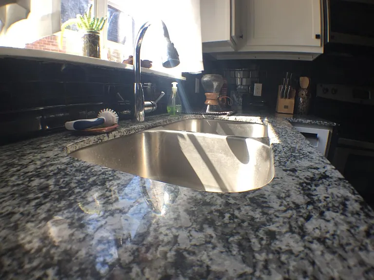Granite / Faucet
