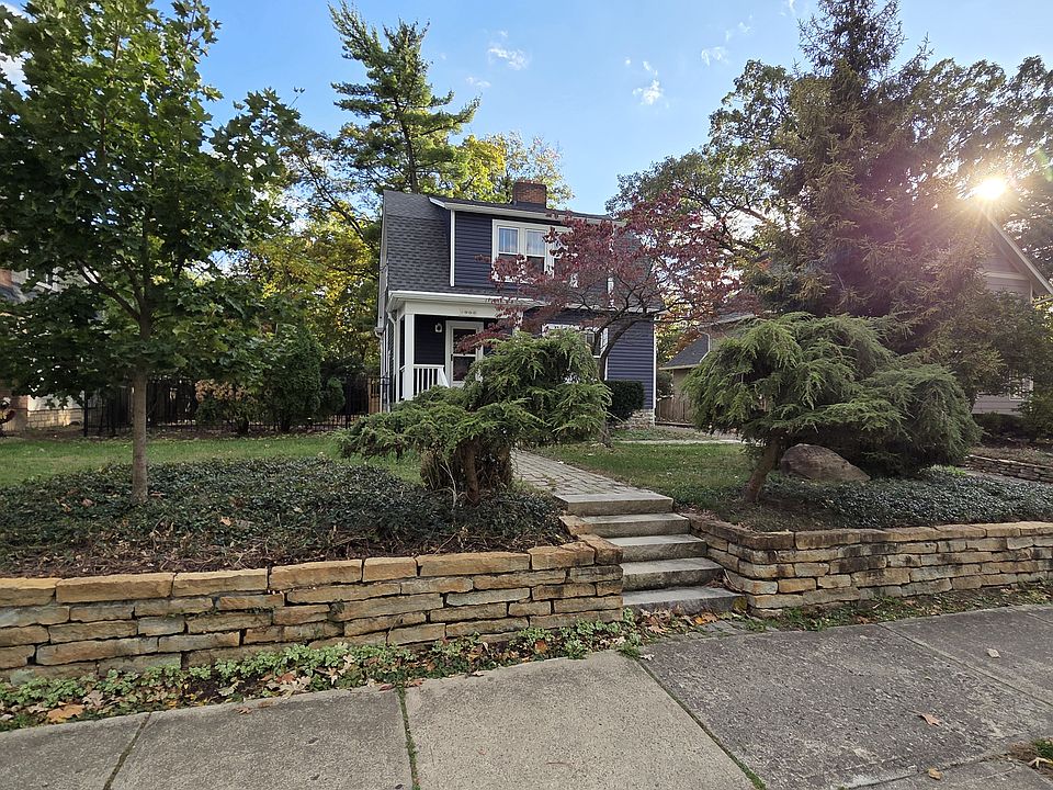 1st image of 1905 W 1st Ave