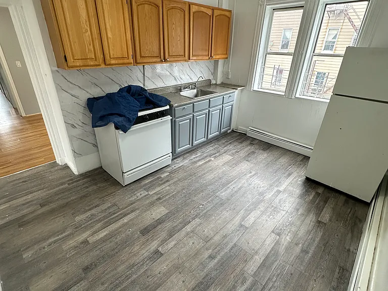 8 Garfield St #3 — Photo 7