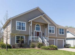 15792 S Madison Dr, Olathe, KS 66062