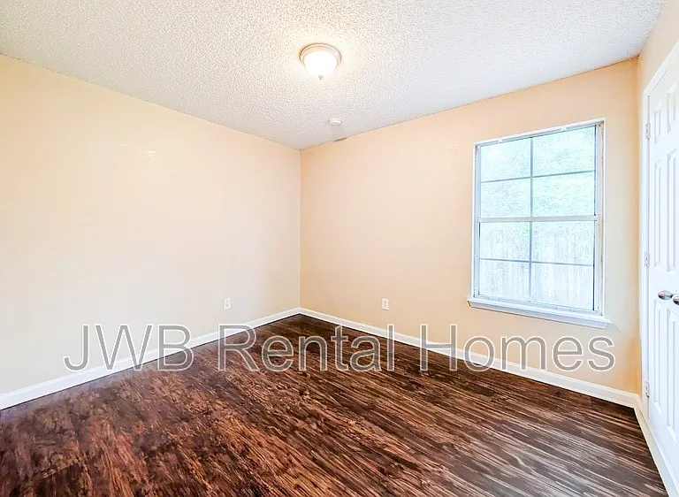 3035 Fitzgerald St — Photo 6