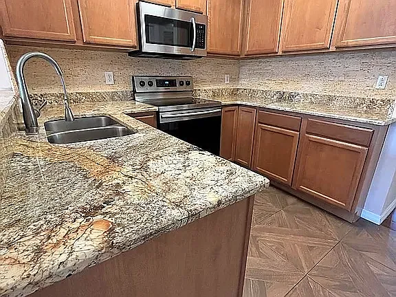 1341 Lyonshire Dr — Photo 7