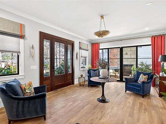 4th image of 1069 Cumberland Rd NE