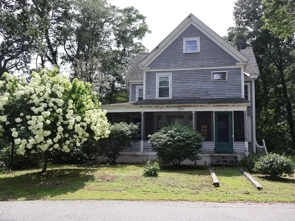 44 S Martin Rd, Amesbury, MA 01913