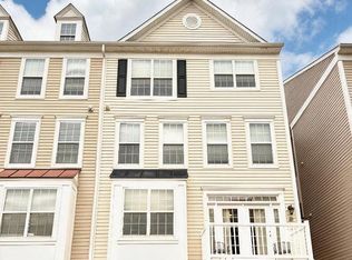 Cascades Place, Sterling, VA 20166