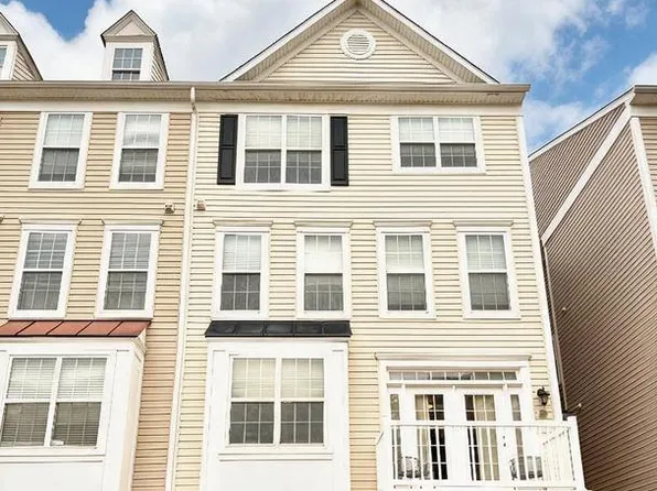 45728 Winding Branch Ter, Sterling, VA 20166
