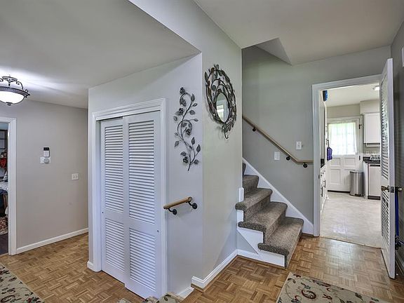5th image of 650 Flagstaff Dr