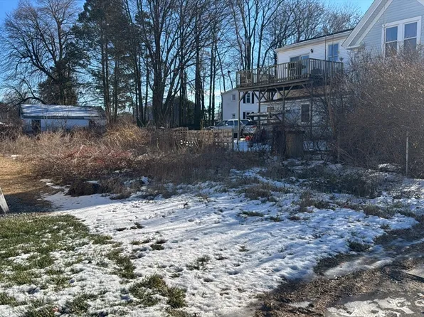 861 Main St, Clinton, MA 01510