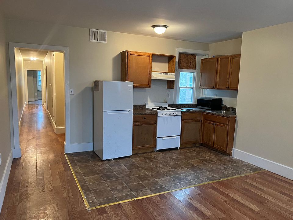 1st image of 4154 W Girard Ave APT 3