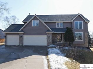 16315 Charles Cir, Omaha, NE 68118