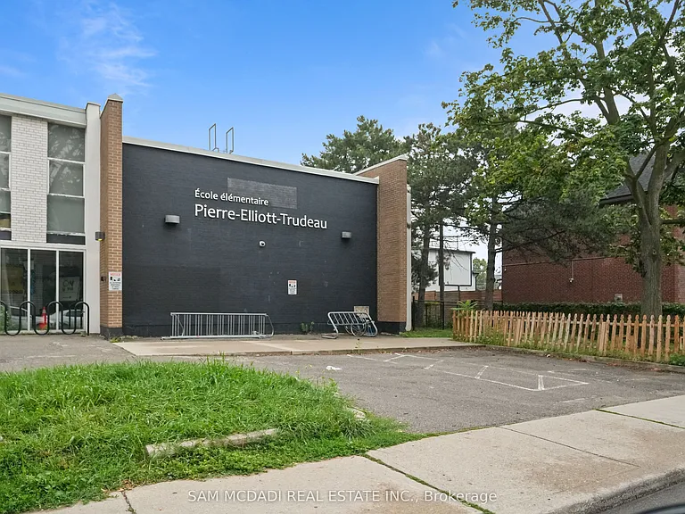 180 Bellwoods Ave #2 — Photo 22