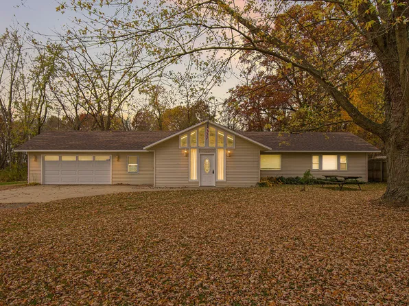4328 Fikes Rd, Benton Harbor, MI 49022