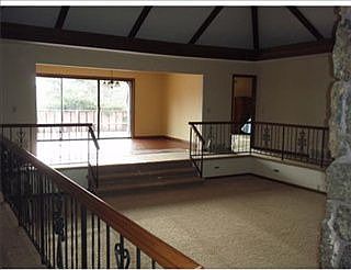 4th image of 2643 Country Ln