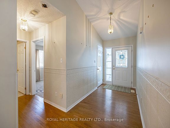 3rd image of 118 Bluffs Rd