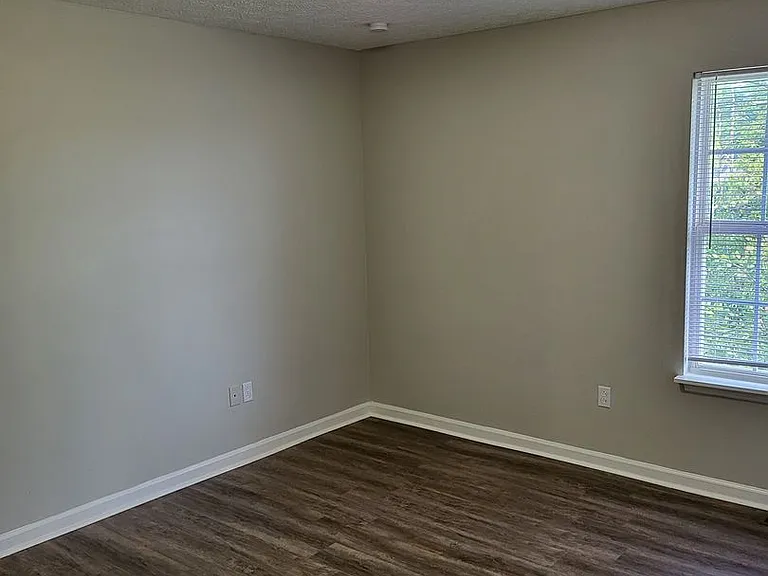 424 Jason Dr — Photo 4