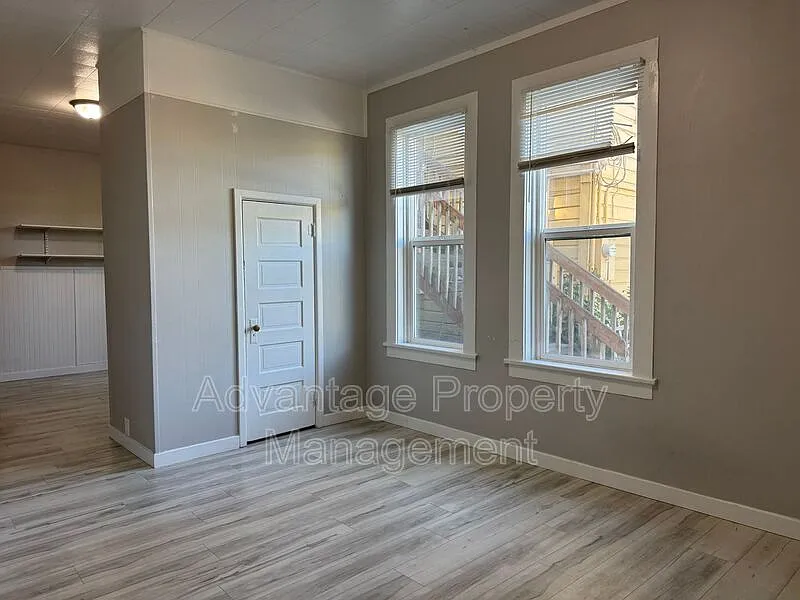 Studio, 1.0 bath, 450 sqft, $950 — Photo 3