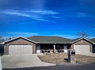 907 E 15th St, Mountain Grove, MO 65711