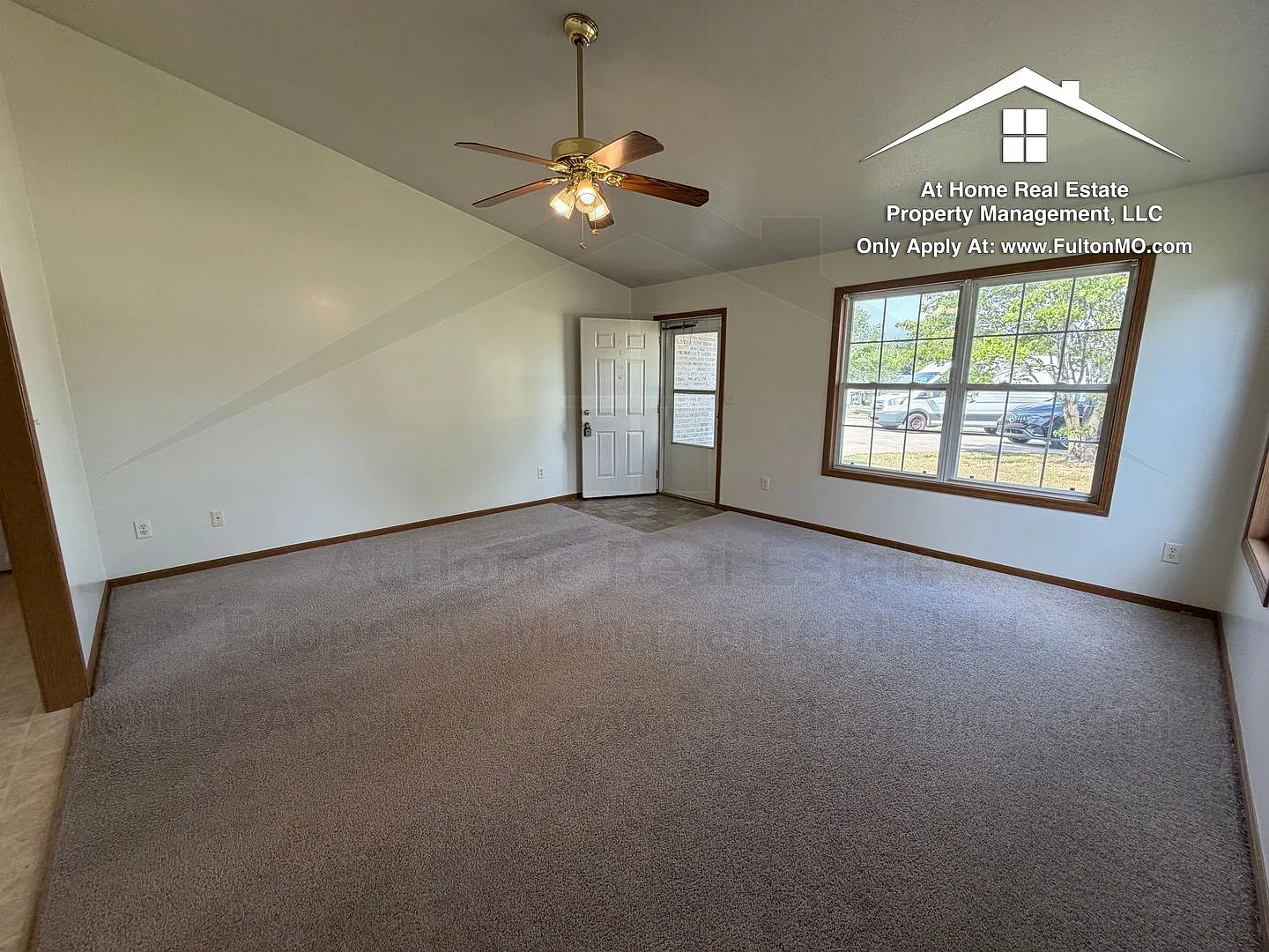 Sabre Circle 436438 Duplex — Photo 3