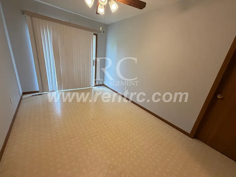 712 W Elm St #W — Photo 11