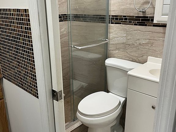 4th image of 1131 NE 203rd St #2