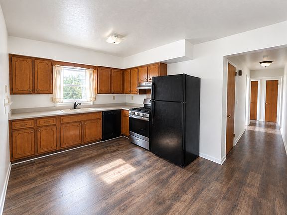 3rd image of 435 W 10th St #6