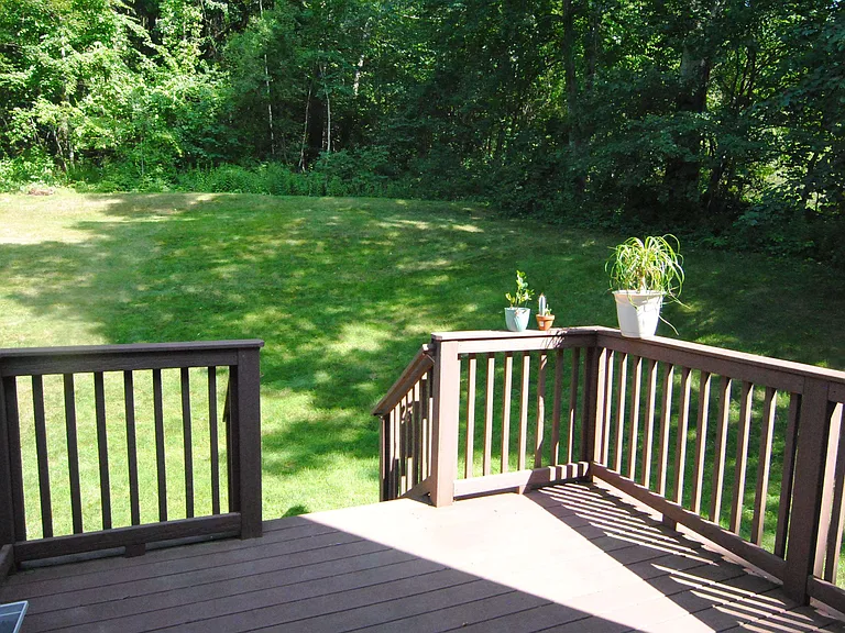 74 Stillwater Dr — Photo 9