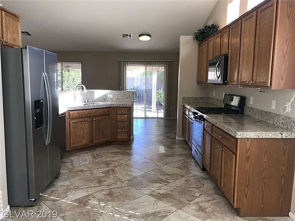 2nd image of 4146 W El Campo Grande Ave #0