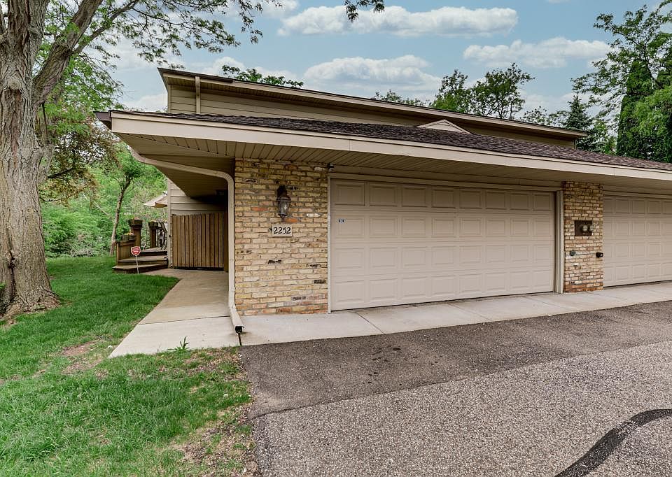1st image of 2252 Wildwood Cir