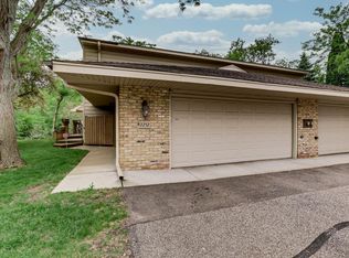 2252 Wildwood Cir, Minnetonka, MN 55305
