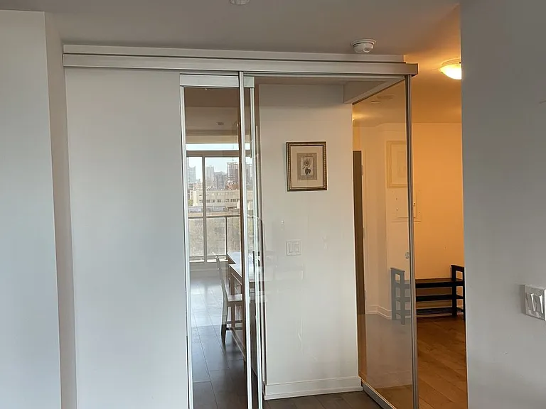 297 College St #710 — Photo 6
