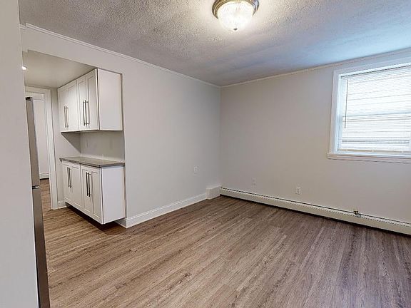 2nd image of 178 Roseland Ave #B07