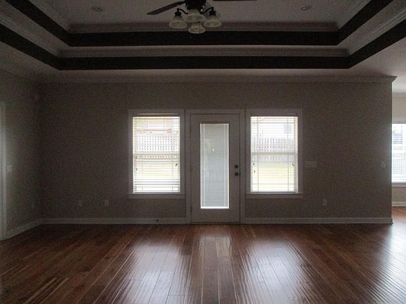 3rd image of 211 Savannah Dr