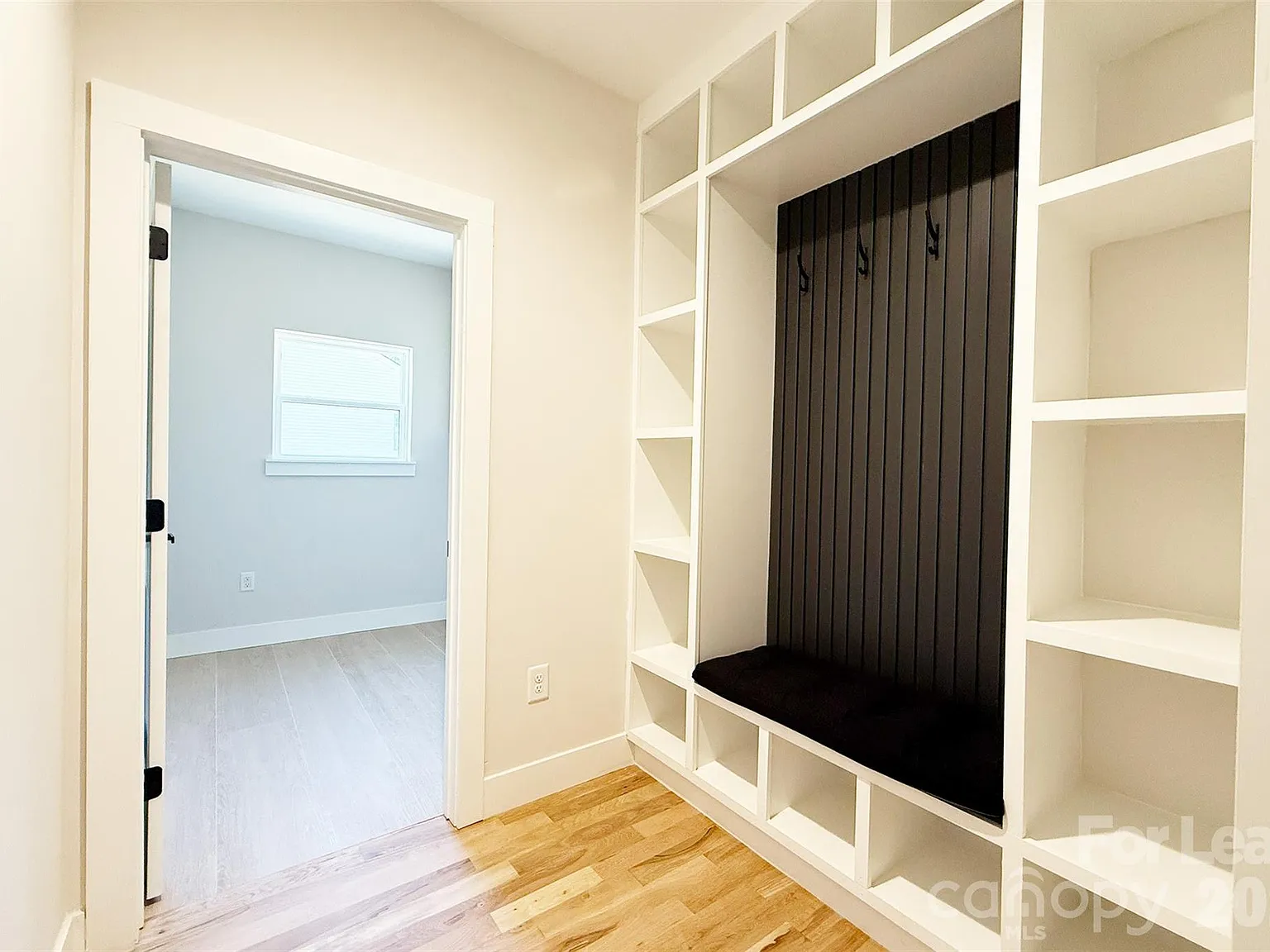 3 bed, 2.0 bath, 1635 sqft, $2,250 — Photo 3
