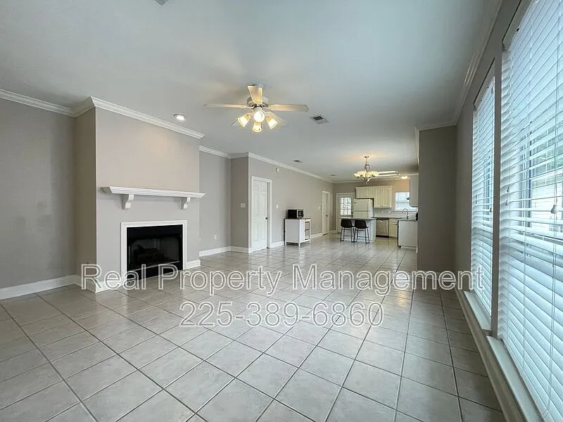 3 bed, 2.0 bath, 1590 sqft, $1,700 — Photo 4