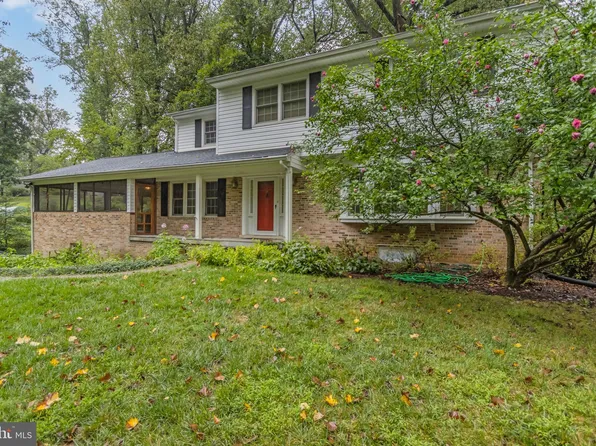 12524 Meadowood Dr, Silver Spring, MD 20904