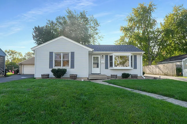 607 S Outer Dr photo 1