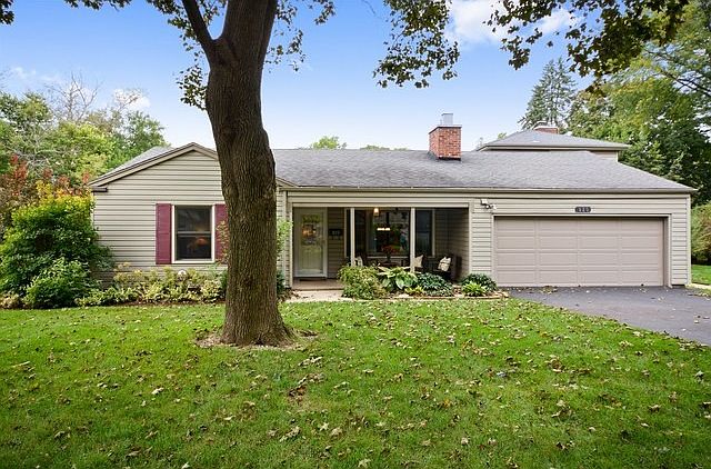 1st image of 920 Greenwood Dr