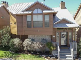 110 Courtside Cir, Spicewood, TX 78669