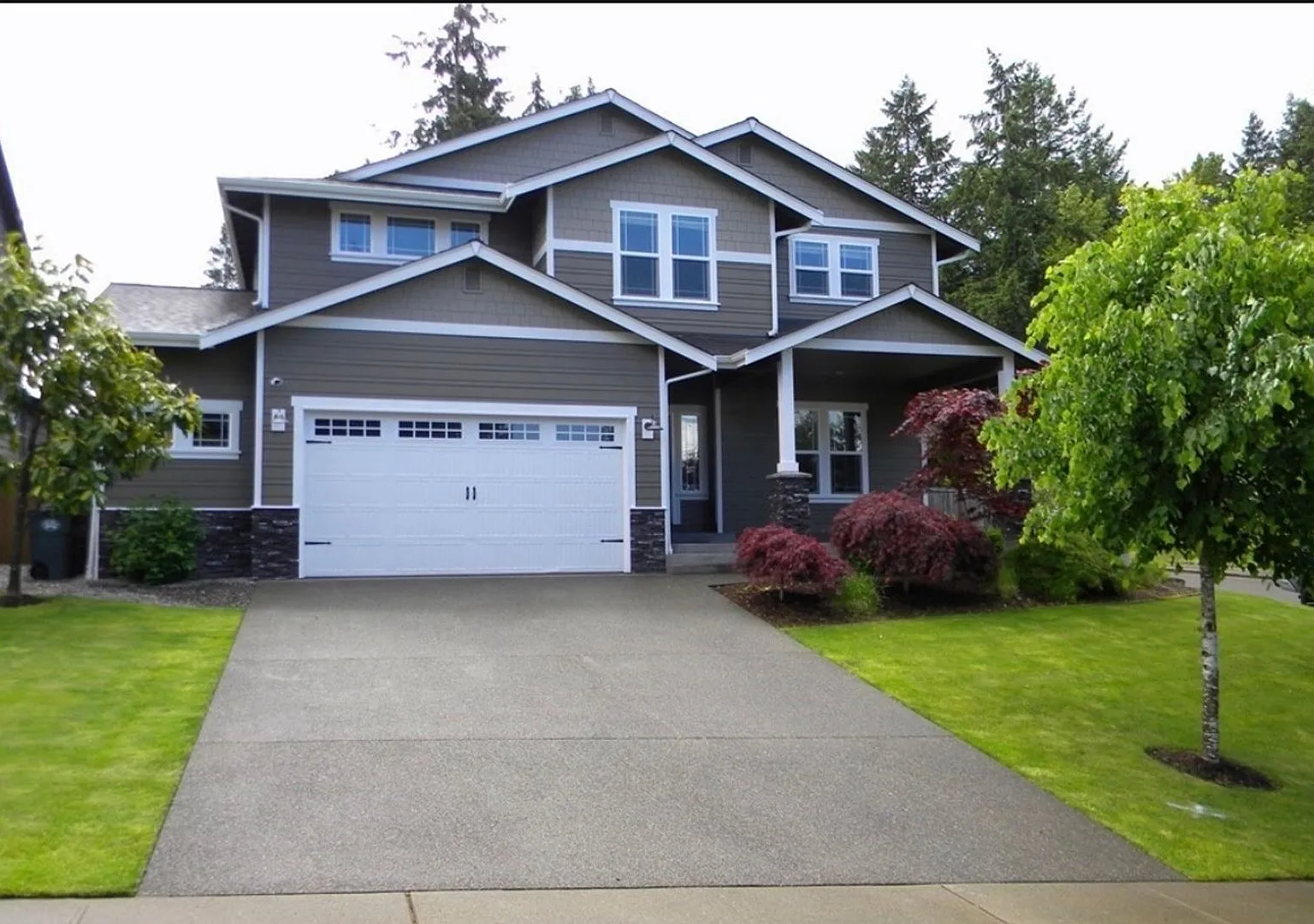 Spacious 4BR House in Graham — Photo 1