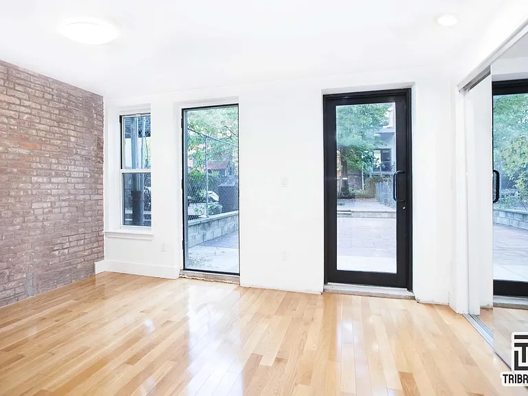 144 W 12th St #1A — Photo 7