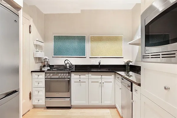 Sold by Compass | media 2