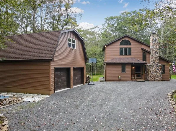 198 High Country Dr, Blakeslee, PA 18610
