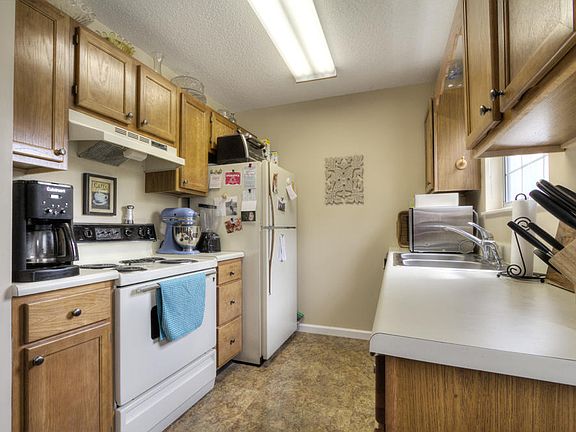 4th image of 2021 Silverbrook Dr