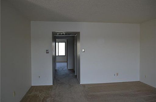 3rd image of 530 Cliffs Dr APT 304C