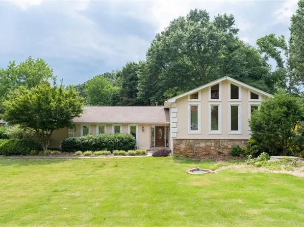 953 Hidden Hollow Dr, Marietta, GA 30068