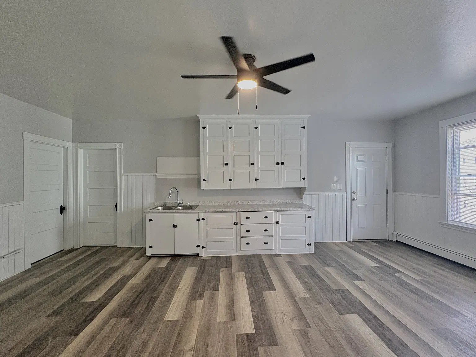 4 bed, $1,800 — Photo 2