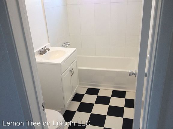 5th image of 4009 33rd St APT 6