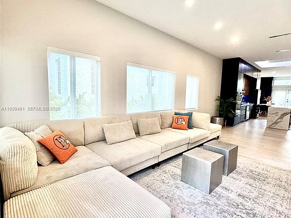 5th image of 2975 SW 15th St